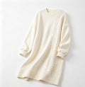 Robe pull mi‑longue en maille torsadée crème, col rond, ample décontractée pour femme